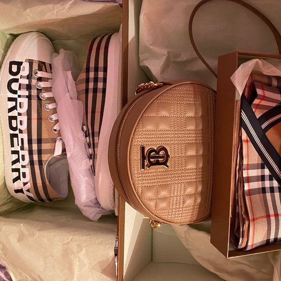 Purse and shoes - Picture 1 of 1